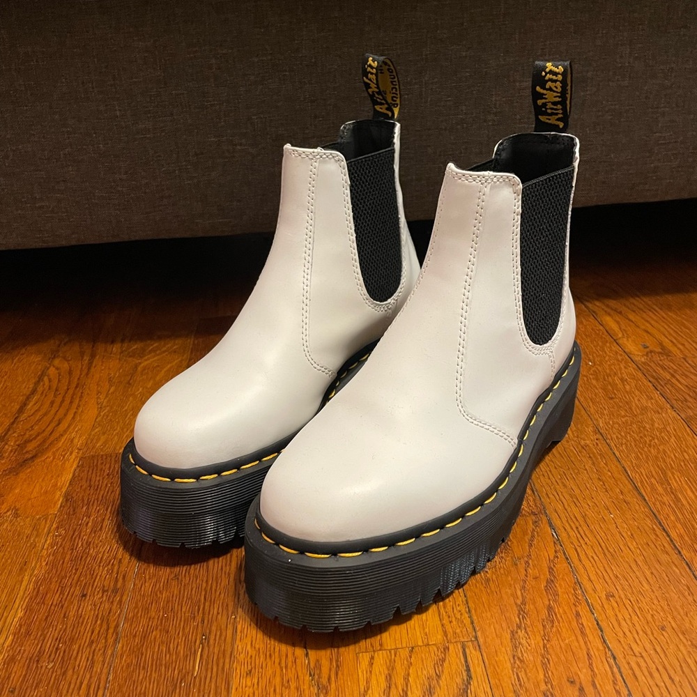 Dr Martens platform Chelsea boot chunky boot